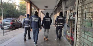Sorpresi a fumare erba davanti alla scuola, tre studenti segnalati in prefettura