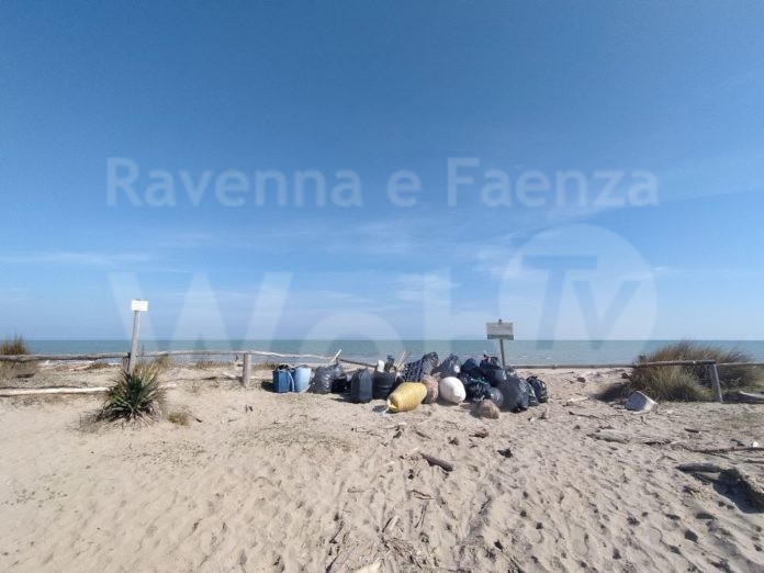 2023_03_05_una parte dei rifiuti a foce Bevano