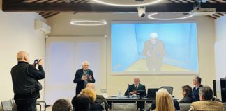 Italo Tomassoni presenta il catalogo e il percorso artistico di Giuliana Balice