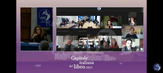 -5787672305323851258_121