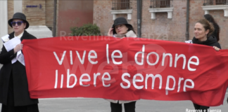 8 marzo, Casa delle Donne, Udi e Donne in nero in Piazza del Popolo