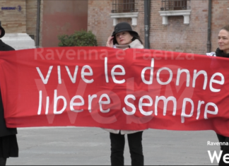 8 marzo, Casa delle Donne, Udi e Donne in nero in Piazza del Popolo