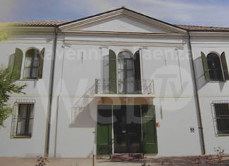 La generosità de “Il mantello”: una nuova barella doccia e un progetto di pet therapy per gli anziani della Casa Residenza Baccarini