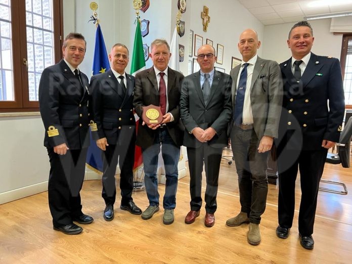 Foto Guardia Costiera e Piloti