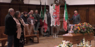 In centinaia alla camera ardente per Marescotti: “L’accademia TAM continuerà per portare avanti i suoi insegnamenti”