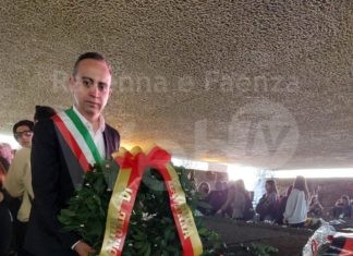 Il presidente del Consiglio comunale, Massimo Cameliani, alle Fosse Ardeatine in memoria del carabiniere Giovanni Frignani