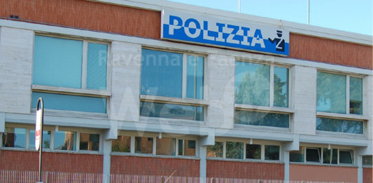 Esalazioni al Commissariato: circoscritta l’area di provenienza delle sostanze