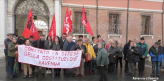 Presidio dopo la strage di Cutro: consegnata una lettera al prefetto per chiedere le dimissioni di Piantedosi