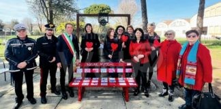 Massa Lombarda: gli alunni della Scuola media inaugurano la panchina rossa