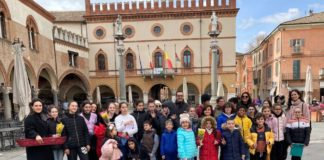 Gli allievi dell’Accademia degli Studi si sono trasformati in intervistatori delle donne, nel centro cittadino