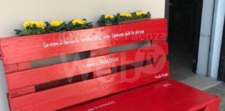 Una nuova panchina rossa a Santa Maria in Fabriago, dedicata alle donne e frutto di un’amicizia ritrovata