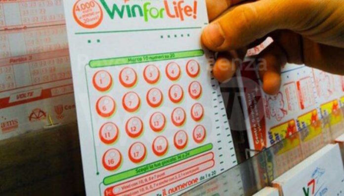 vince-3000-euro-al-mese-per-20-anni-696x398