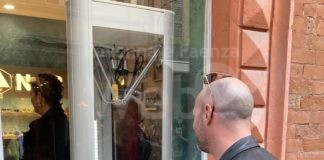 Inaugurato in via 4 Novembre il primo negozio di LabNab, l’azienda ravennate che produce occhiali stampati in 3D su misura