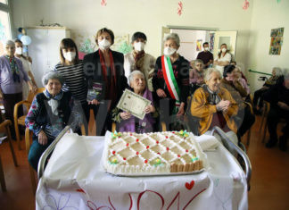 Festeggiati a Voltana i 101 anni della signora Laura Rambelli