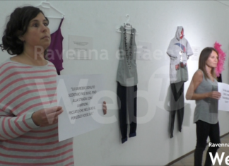 “Com’eri vestita ?”. Una mostra per raccontare la violenza sessuale