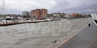 Mareggiata a Cervia: la Cooperativa bagnini ha ripristinato parte della duna