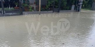 Esondazione di alcuni canali consorziali sono in corso allagamenti verso Voltana.