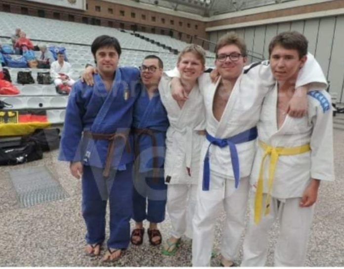 GRUPPO ATLETI CENTRO SPORT TERAPIA RA