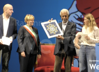 Colonialismo, immigrazione, razzismo: Gurnah incontra gli studenti di Ravenna