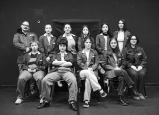 Pur di lavorare, fino a che punto siamo disposti a cedere? Il teatro delle Oltraggiose incontra la fabbrica