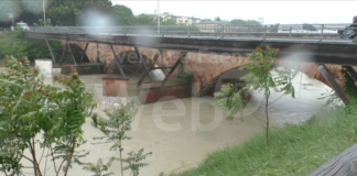 Chiusi anche il Ponte Rosso e il Ponte della Memoria in via Fratelli Rosselli