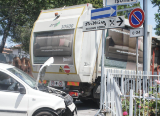 Incidente a Ravenna: scontro tra un camion di Hera e una Panda, due ragazze ferite
