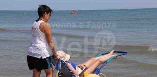 Cervia: compie 19 anni il servizio “Bagnino per amico” che si occupa in acqua e in spiaggia di chi ha disabilità