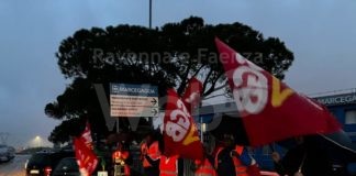 SGB: Sciopero delle lavoratrici e dei lavoratori di Unica alla Marcegaglia. “Basta turni massacranti e salari da fame”