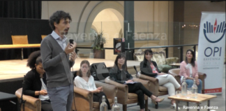 Un incontro fra infermieri e caregiver per la Giornata Internazionale dell’Infermiere