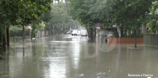 Via Lapi e la circonvallazione nuovamente allagate: strade chiuse