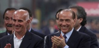Berlusconi: Sacchi piange, “generoso e geniale”