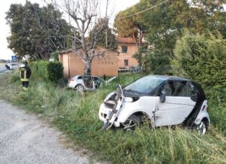 Grave incidente sulla Quarantola, tre i veicoli coinvolti, un ferito grave trasportato al Bufalini