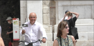 Paolo Cevoli torna a Ravenna ad oltre un mese dall’alluvione per aiutare a far ripartire il turismo