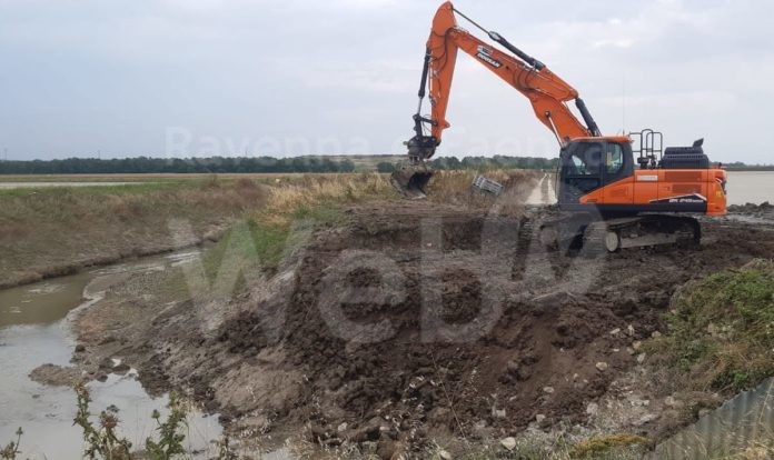 Ricostruzione argini scolo Casale