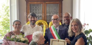 La maestra Giuliana Caletti compie cento anni. Gli auguri del vicesindaco