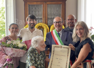 La maestra Giuliana Caletti compie cento anni. Gli auguri del vicesindaco