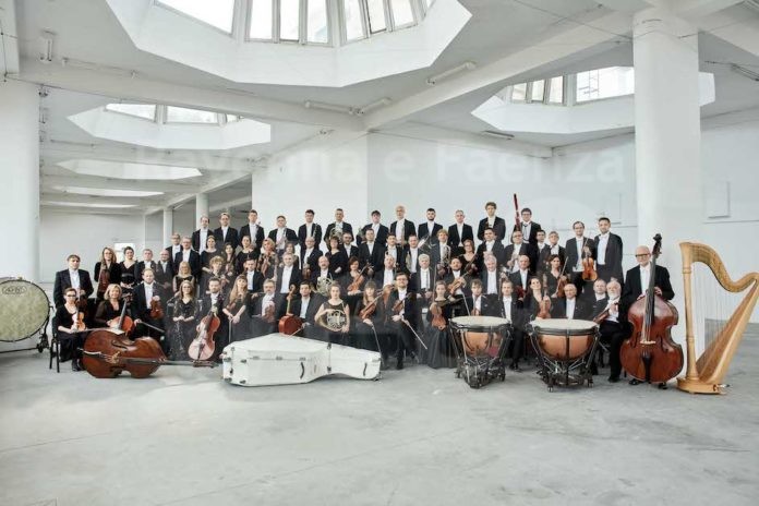 Sinfonia Varsovia ©Bartek Barczyk duže