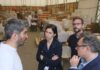 Elly Schlein visita l’hub di Faenza dove confluisce il materiale donato per far fronte all’alluvione