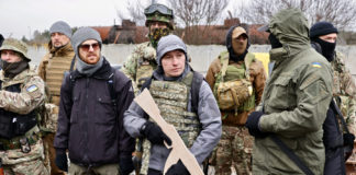 Il reporter di guerra Fausto Biloslavo presenta il suo libro sull’Ucraina al Salone dei Mosaici