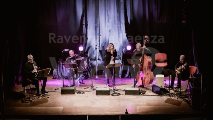 1BA2FCD9-CBAA-492E-A36B-2800E23DB6FE