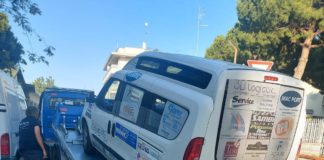 Vandali durante la notte rosa rubano e danneggiano due mezzi di Auser a Marina di Ravenna