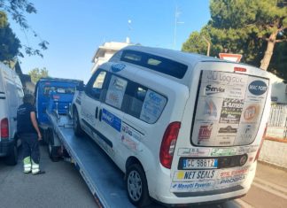 Vandali durante la notte rosa rubano e danneggiano due mezzi di Auser a Marina di Ravenna