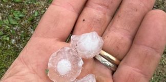 Grandine e vento forte sulle macerie dell’alluvione