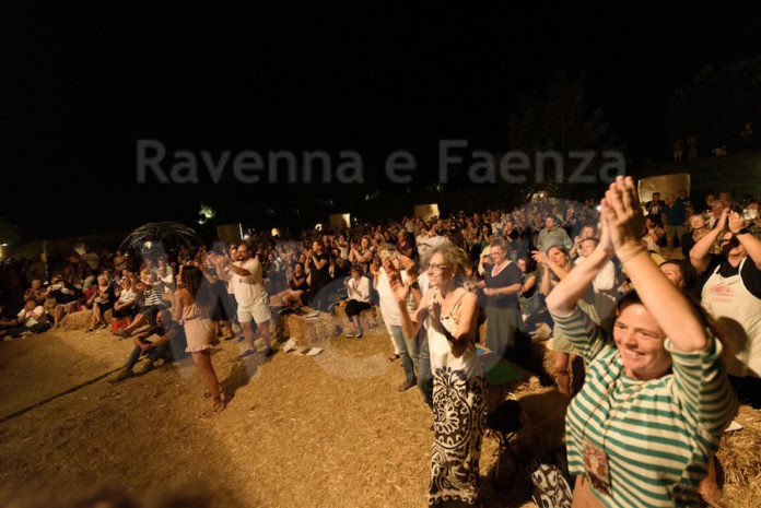 Nell'Arena delle balle di paglia (1)