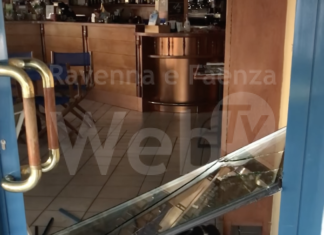 Furto al bar Timone a Marina di Ravenna, il titolare del bar: “Siamo stanchi!”