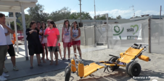 La ministra per le disabilità Locatelli in visita allo stabilimento balneare di Insieme a te