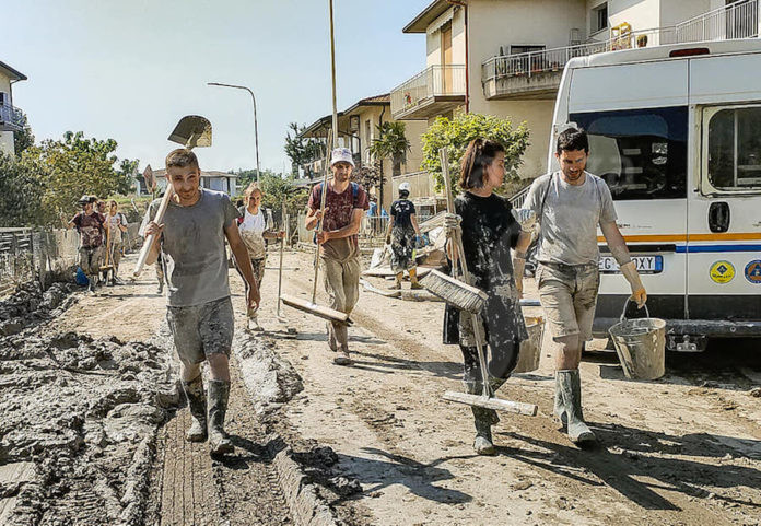 volontari faenza alluvione