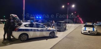 Ubriaco sgommava sul molo di Marina di Ravenna, fermato e multato dalla Polizia Locale