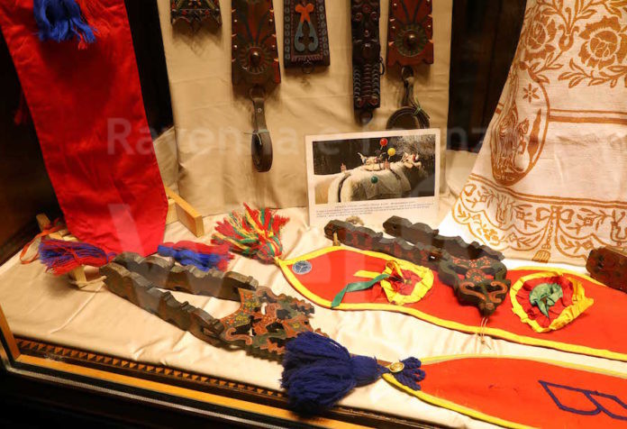 09-08--2023- ravenna mostra l private banking della cassa di ravenna-CAVALÈTA, STÈCVAL,CAPRÈTA, DÈNDLA, S-CIAFfermacoperta per bovini