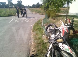 Scontro all’incrocio fra una moto e un’auto: due ragazzi al Bufalini